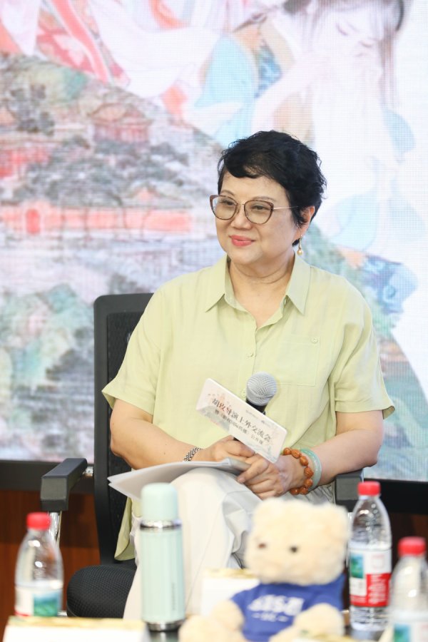 配资网站入口 《雍正王朝》导演胡玫在上外授课，“我们太缺精语言、懂文化的电影人才！”